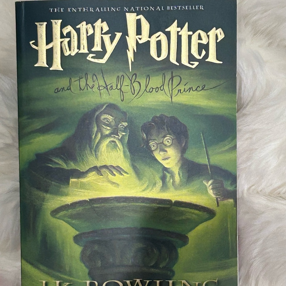 Harry Potter and the Half-Blood Prince (paperback)